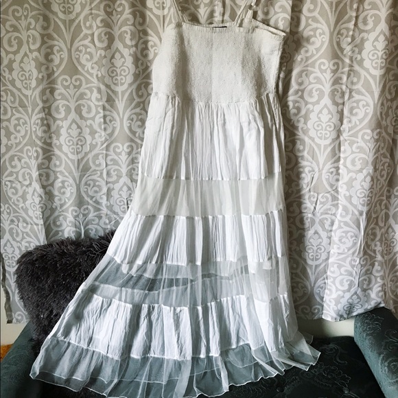 Mlle Gabrielle Dresses & Skirts - Mlle Gabrielle White maxi summer dress w lace